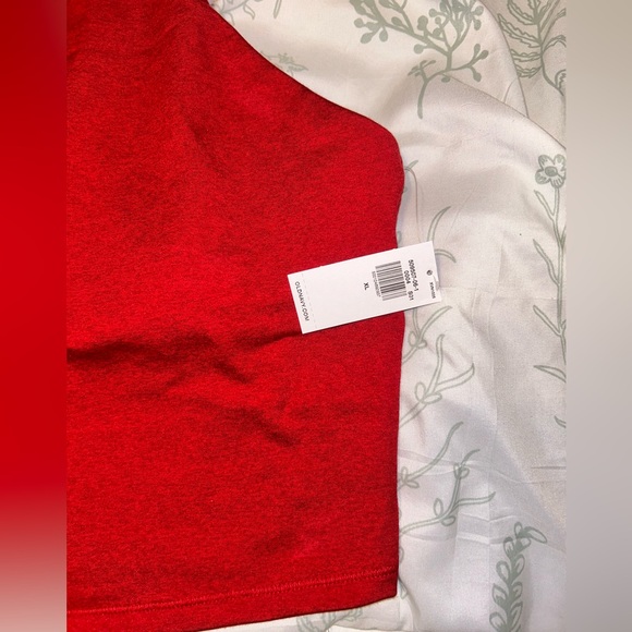 RED CROP WORKOUT TOP - Picture 2 of 2